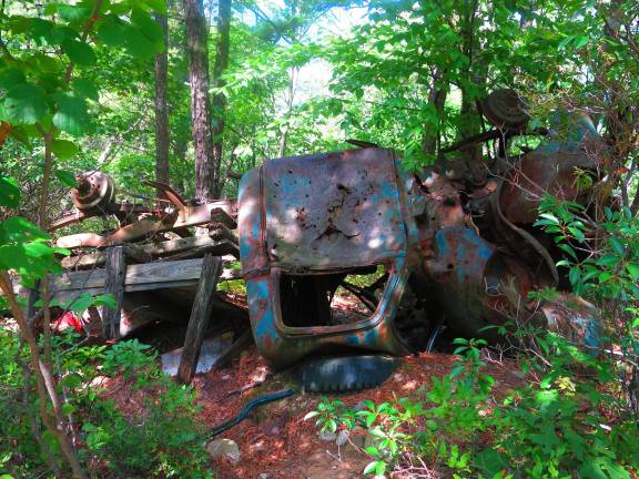 When we made it back to the Smiley Carriageway, the wrecks of two Depression-era trucks were, reassuringly, still there.