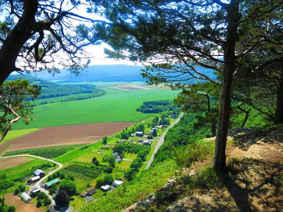 Long Path, the view from Vroman’s Nose