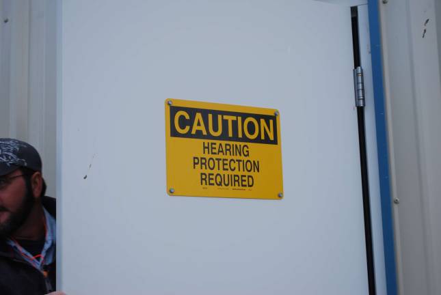 Trash lights 1000 houses The landfill gas-to-energy plant sounds like the inside of a blender.