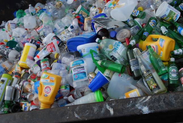 Trash lights 1000 houses Plastic bottles. "There was a time when you might have questioned" whether your recyclables actually ended up getting recycled, said Reenee Casapulla, "but now everything is worth something." Even the value of mixed paper is going up.