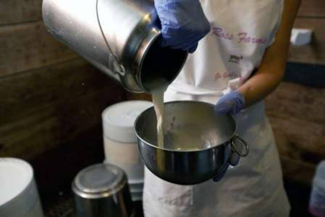 Raw milk Raw milk