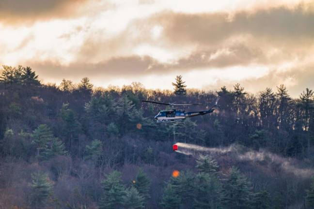 Tragedy in our beloved stomping grounds A helicopter fighting the 5,200-acre Jennings Creek fire in Greenwood Lake, NY on Nov. 12, in which an 18-year-old forest ranger died.