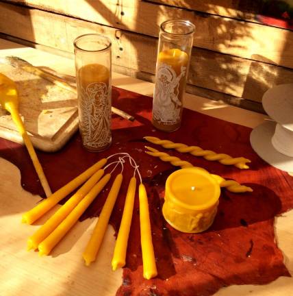 Beeswax candles burn longer than others, and purify the air.
