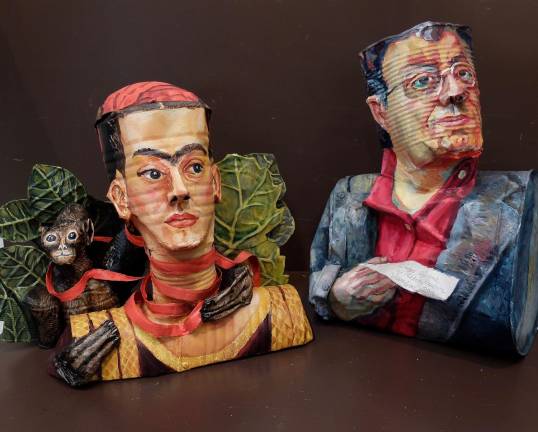 Can sculptures after self-portraits by Frida Kahlo &amp; Diego Rivera