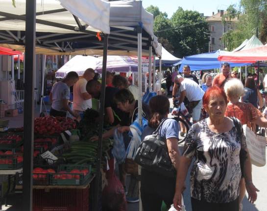 A farmers market in the town of Sevlievo in north-central Bulgaria reminded Stewart of his days selling at the Greenmarket in New York City.