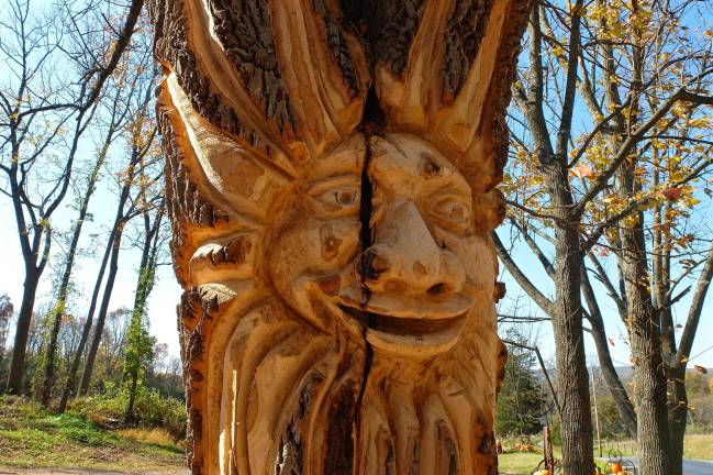 Tree spirit carved by Fidias Vasquez